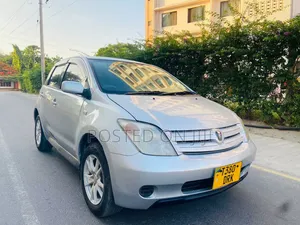 Toyota IST 2005 Silver