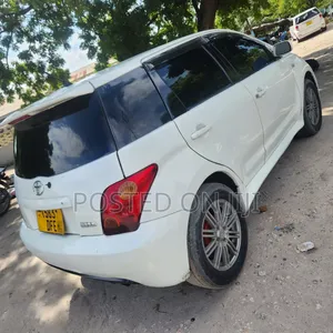 Toyota IST 2004 White