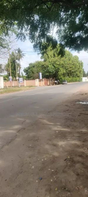 3bdrm House in Ada Estate for rent