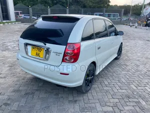 Toyota Nadia 2002 White