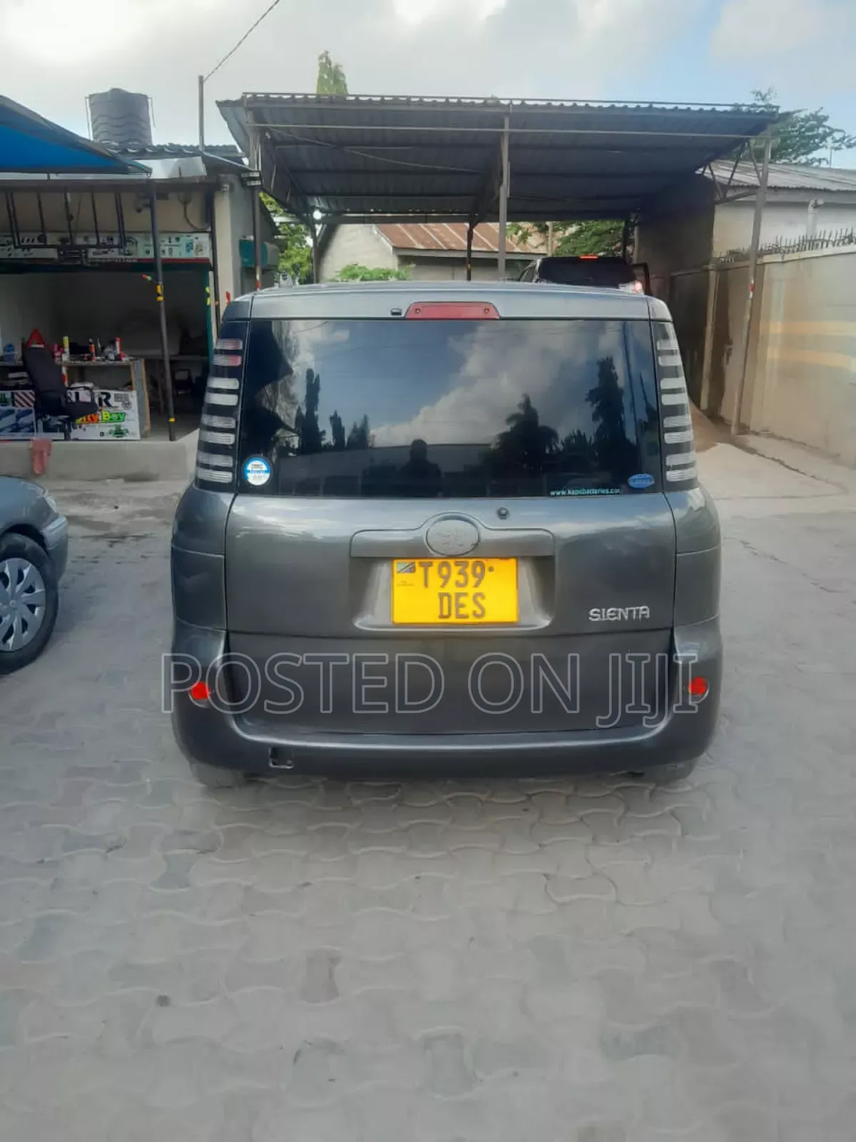 Toyota Sienta 2003 Gray