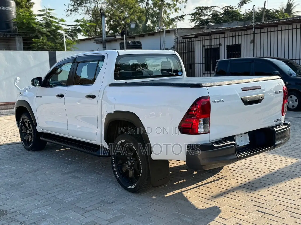 Toyota Hilux 2.4 Diesel 2020 White