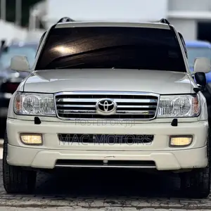 Toyota Land Cruiser HDJ 100 2000 White