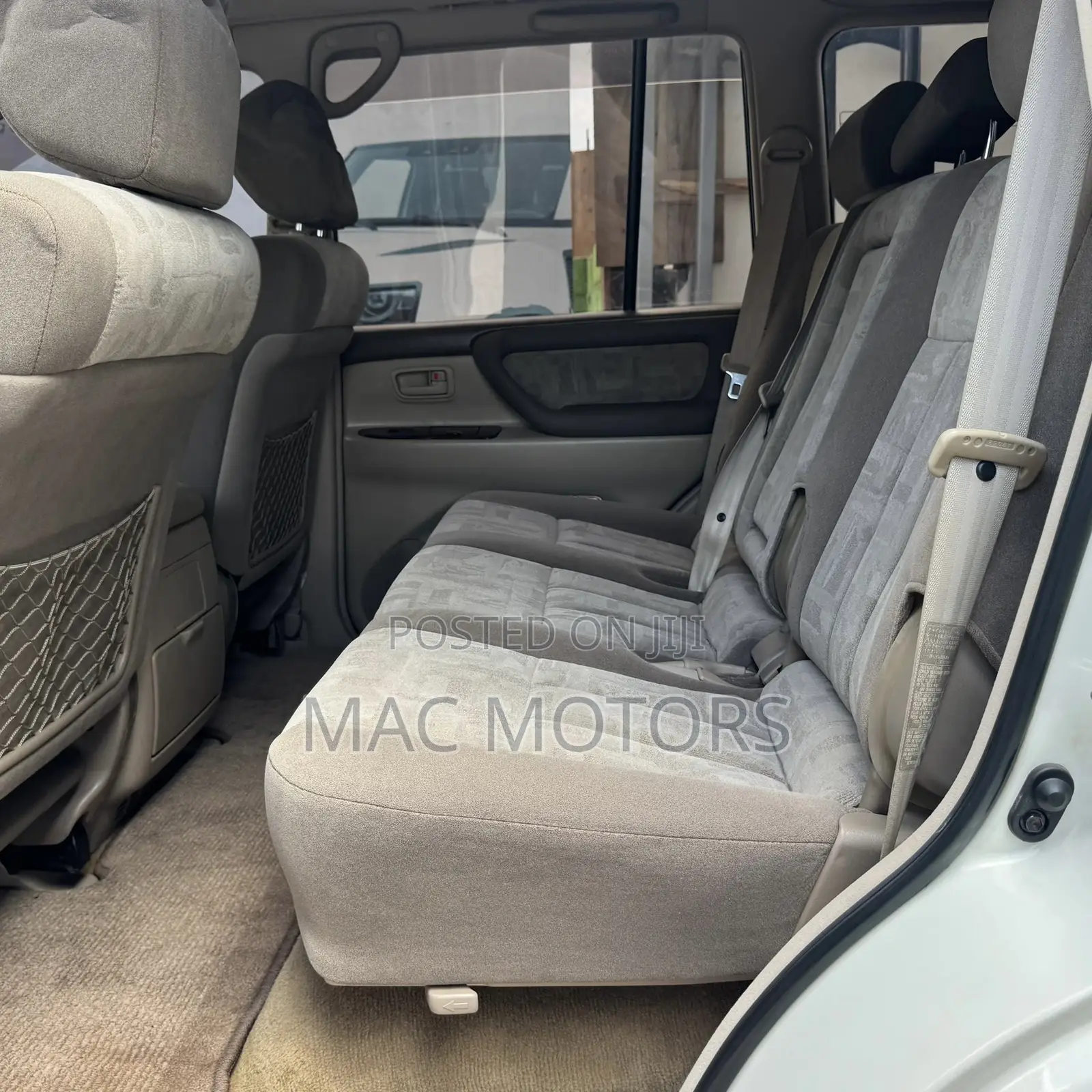 Toyota Land Cruiser HDJ 100 2000 White