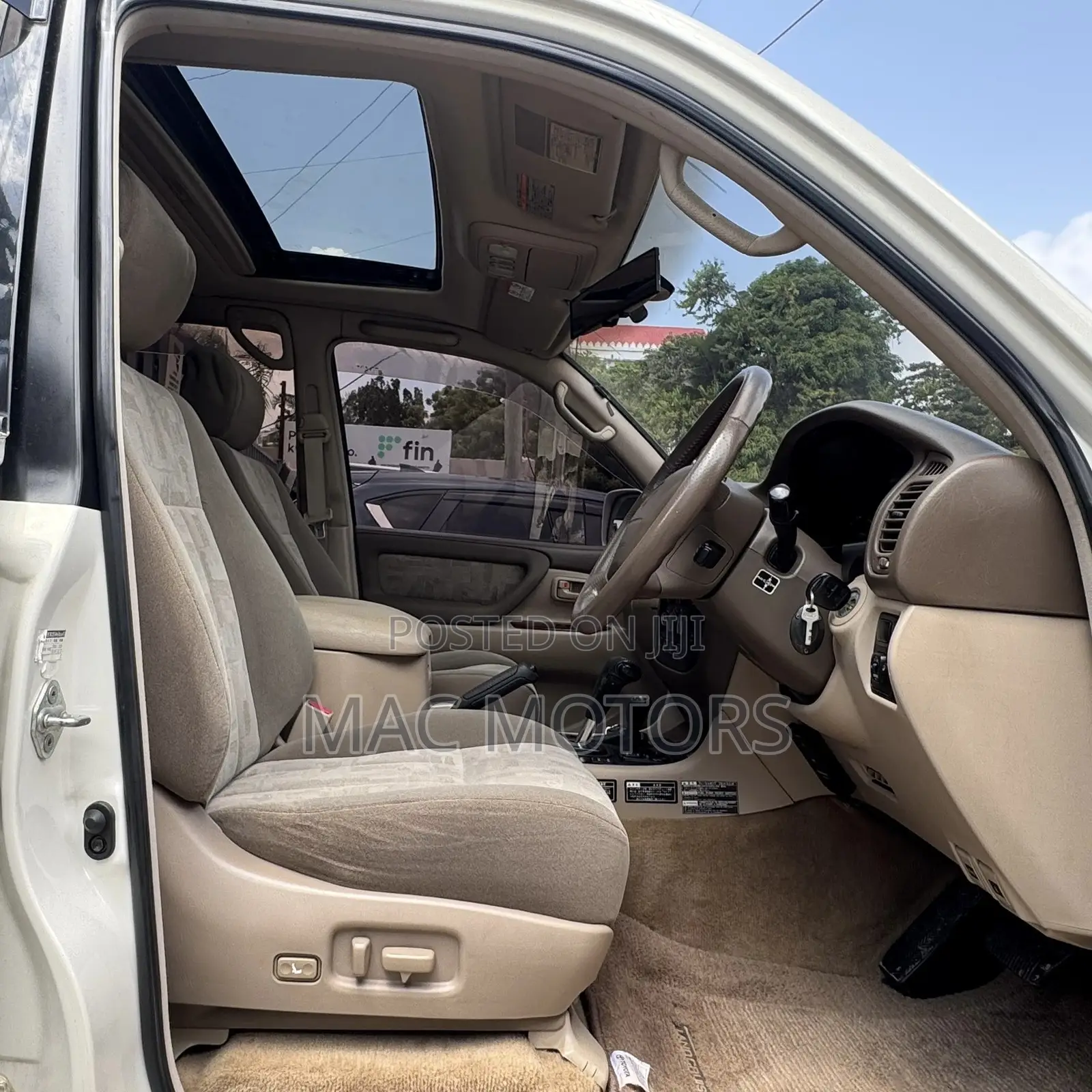 Toyota Land Cruiser HDJ 100 2000 White