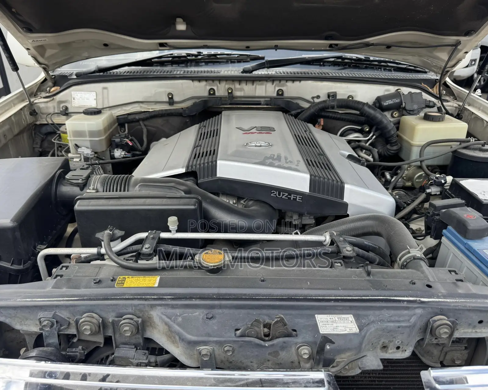 Toyota Land Cruiser HDJ 100 2000 White