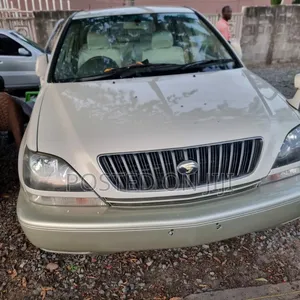Toyota Harrier 2000 White