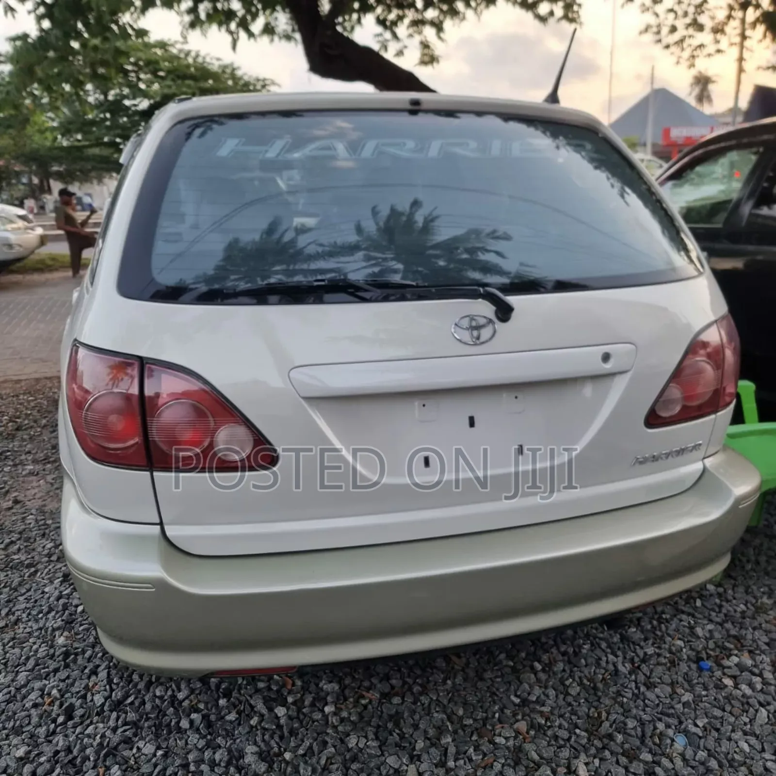 Toyota Harrier 2000 White