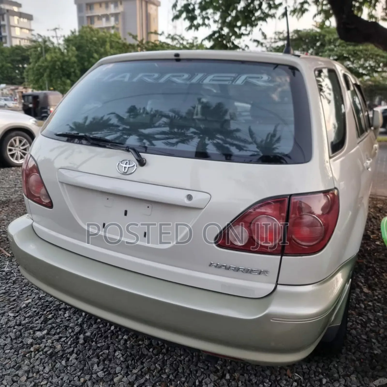 Toyota Harrier 2000 White