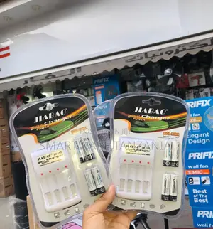 Rechargeable Battery Charger AA AAA Ni-mh/Ni-cd Batteries