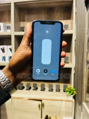 New Apple iPhone XR 128 GB Black
