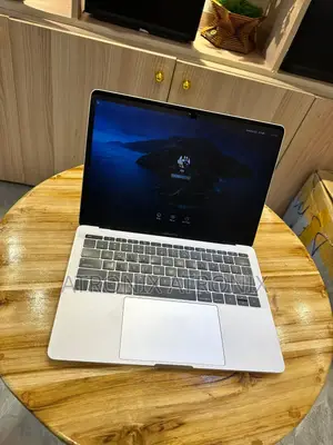 Laptop Apple MacBook Pro 2017 16GB Intel Core I7 SSD 512GB
