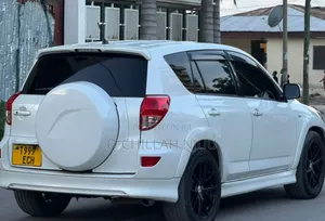 Toyota RAV4 2008 White
