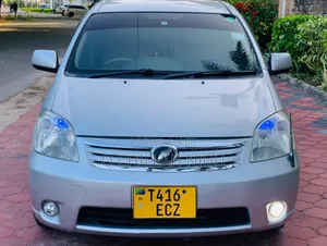 Toyota Raum 2007 Silver