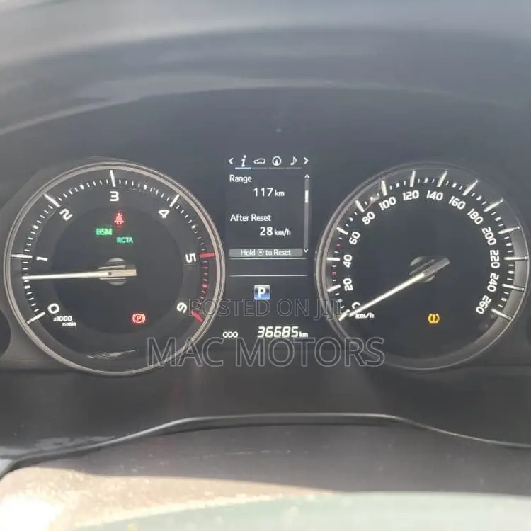 Toyota Land Cruiser 2017 White