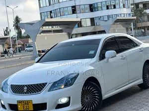 Toyota Crown 2009 White