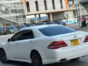 Toyota Crown 2009 White
