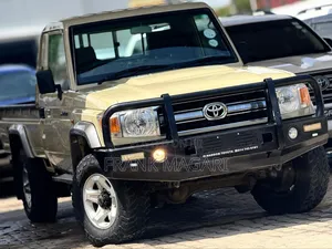 Toyota Land Cruiser 2017 Beige
