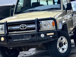Toyota Land Cruiser 2017 Beige