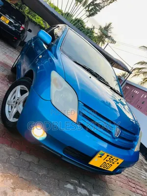 Toyota IST 2003 Blue