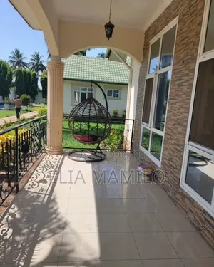 8bdrm House in Kisota, Kigamboni. for sale