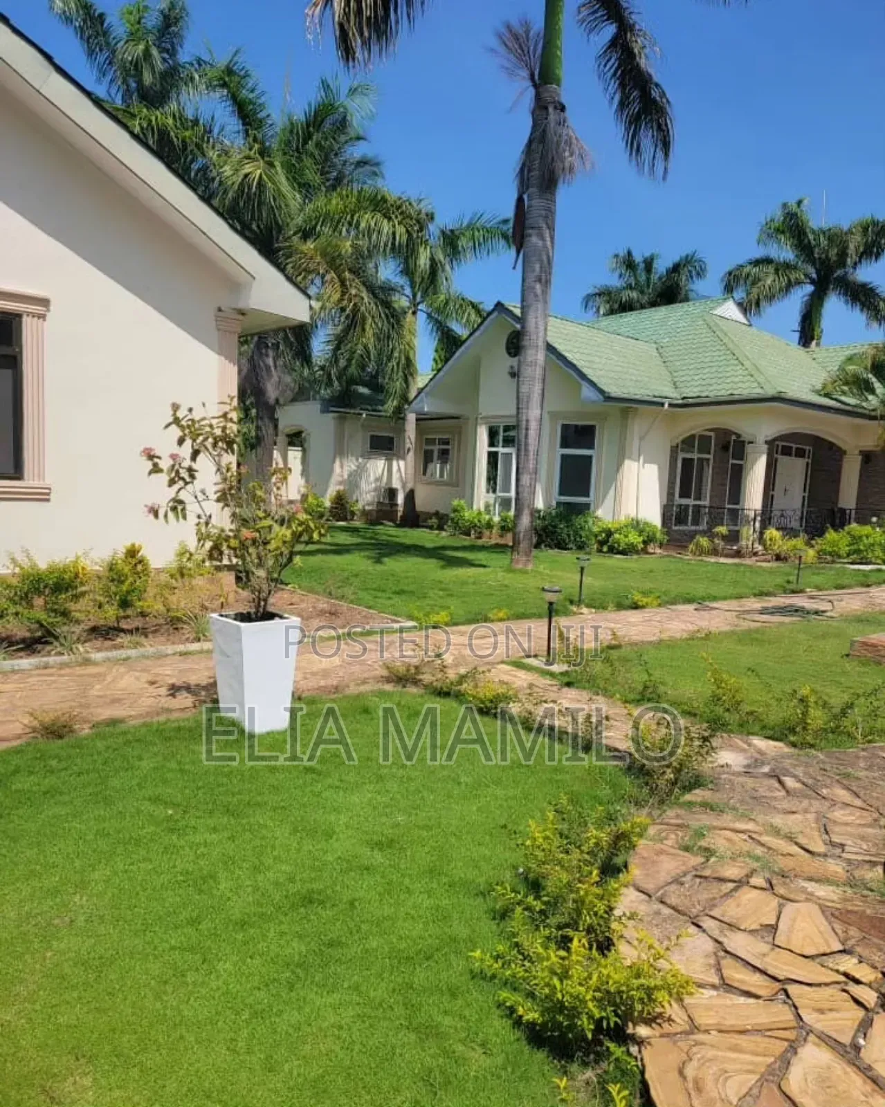 8bdrm House in Kisota, Kigamboni. for sale