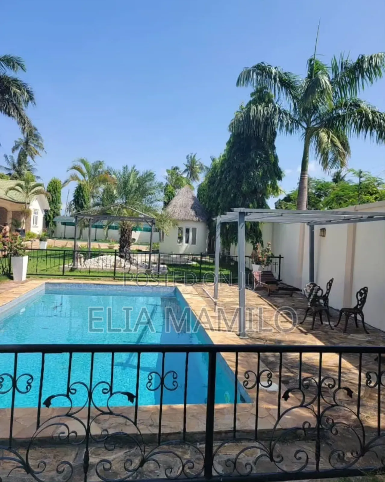 8bdrm House in Kisota, Kigamboni. for sale