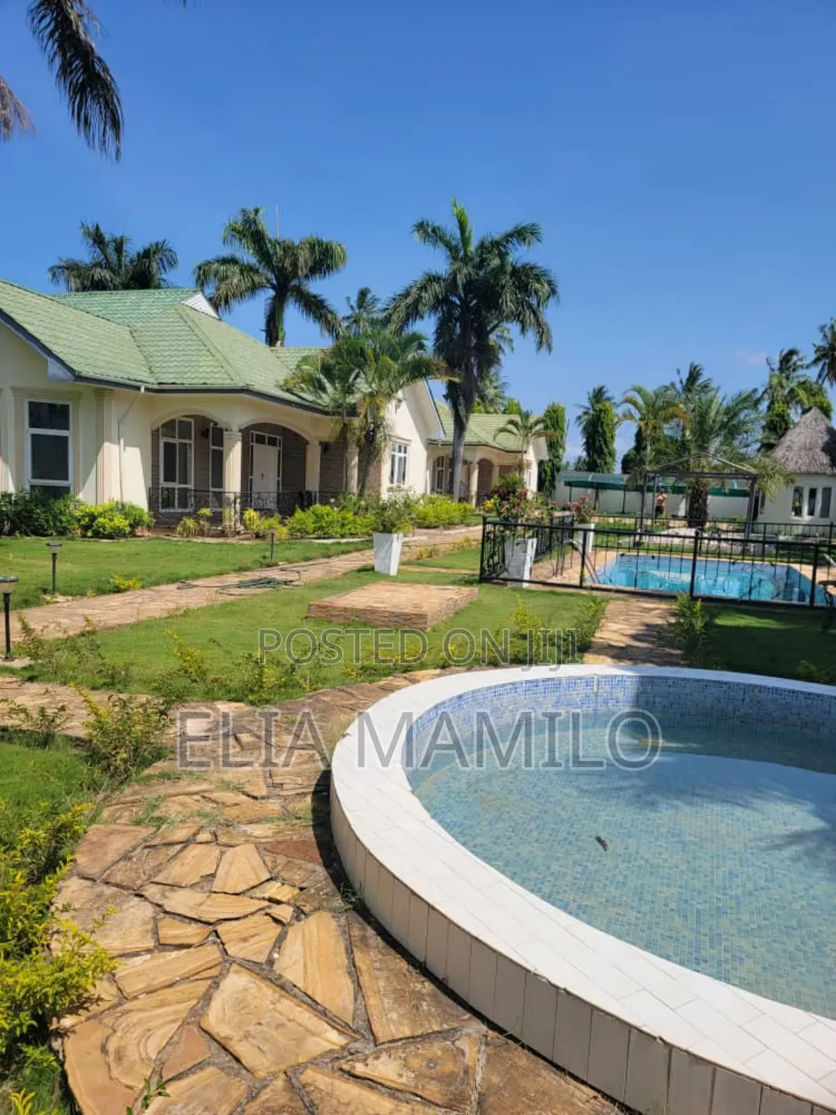 8bdrm House in Kisota, Kigamboni. for sale