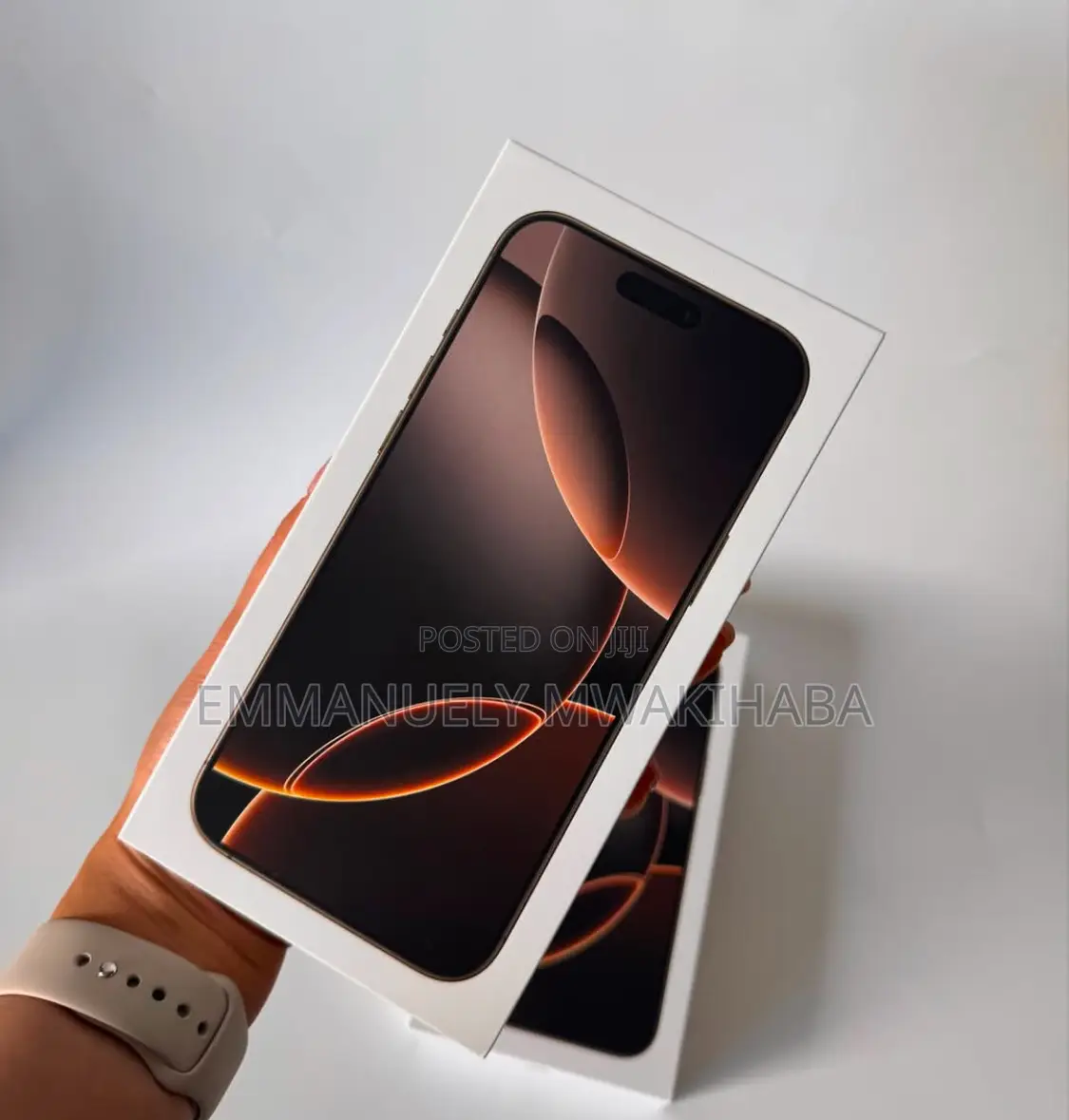 New Apple iPhone 16 Pro Max 256 GB Gold
