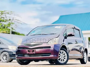 Toyota Ractis 2009 Red