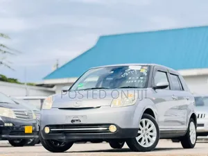 Mazda Verisa 2006 Silver