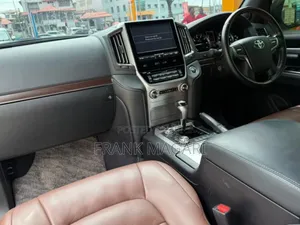 Toyota Land Cruiser 2018 White