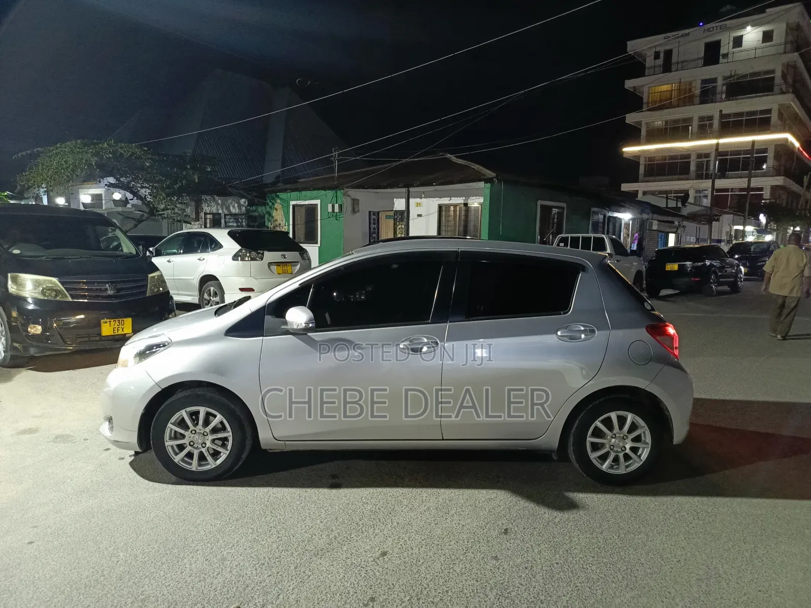 Toyota Vitz 2012 Silver