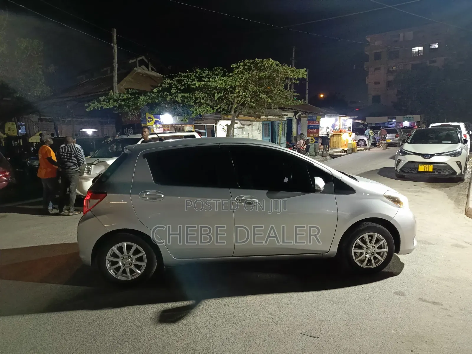 Toyota Vitz 2012 Silver