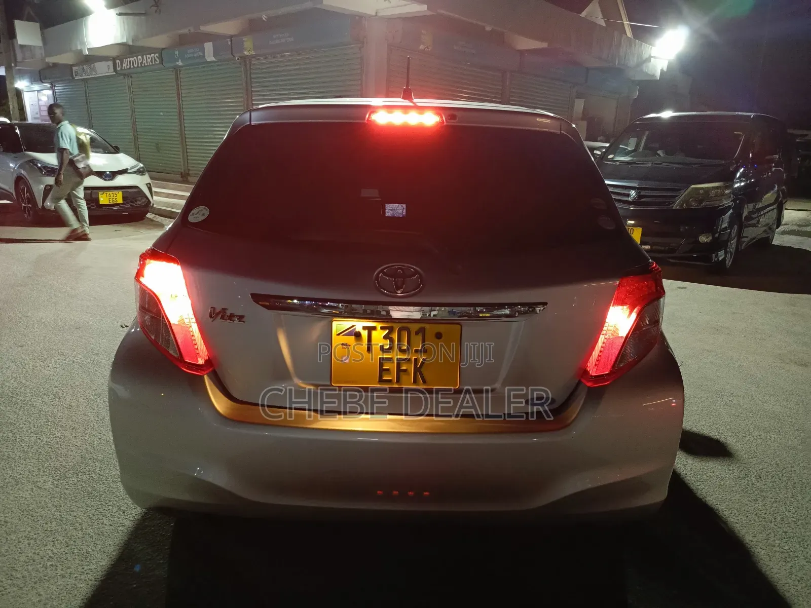 Toyota Vitz 2012 Silver