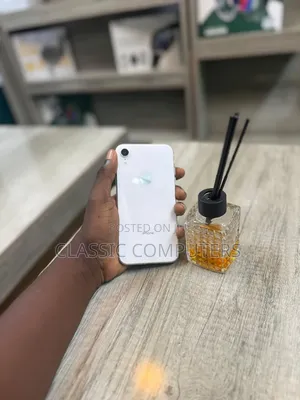 Apple iPhone XR 128 GB White