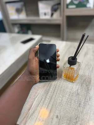 Apple iPhone XR 128 GB White