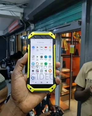 Kyocera Torque 5G 128 GB Yellow