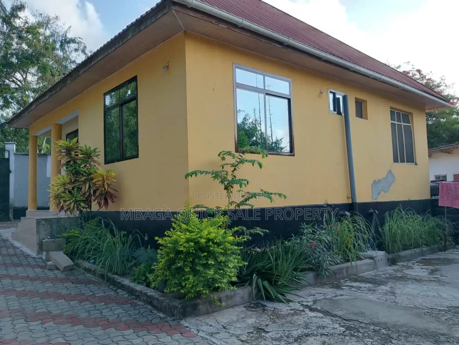 3bdrm House in Makofia, Kinyerezi for sale