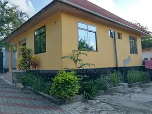 3bdrm House in Makofia, Kinyerezi for sale