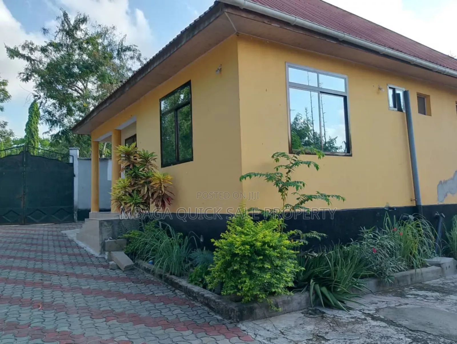 3bdrm House in Makofia, Kinyerezi for sale