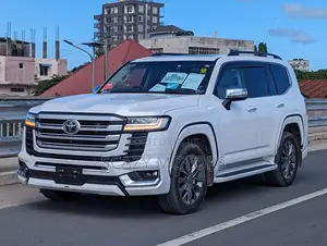 Toyota Land Cruiser 2023 White