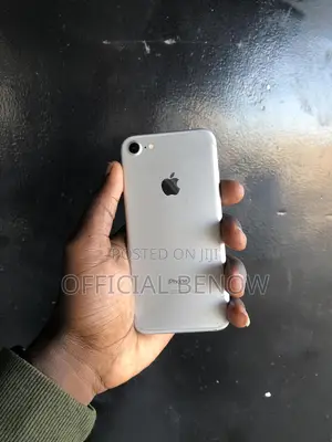 Apple iPhone 7 32 GB Silver