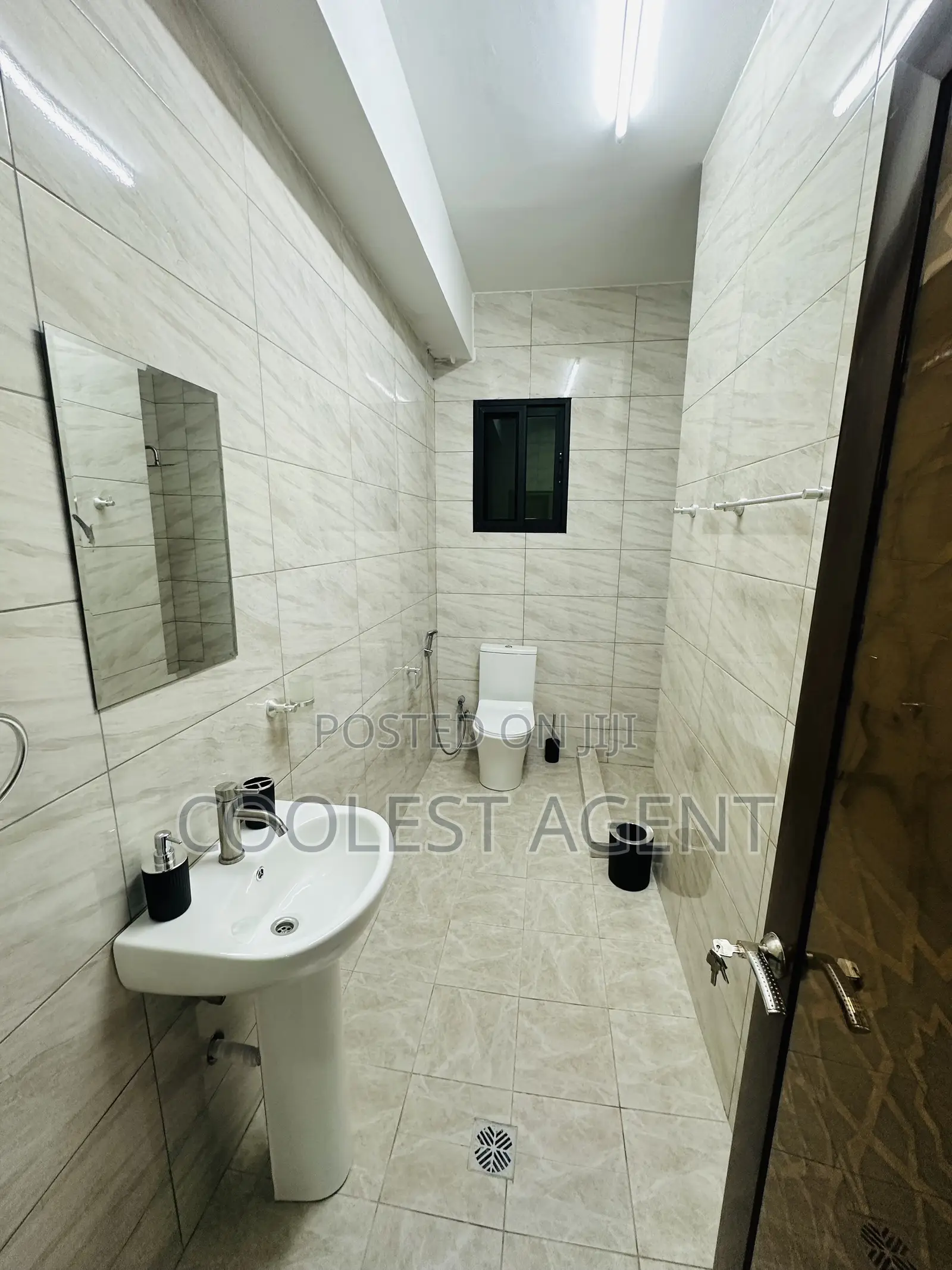 3bdrm Apartment in Msasani, Kinondoni for sale