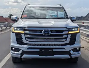 Toyota Land Cruiser 2023 Pearl