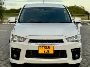 Mitsubishi Outlander 2015 White