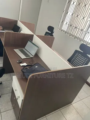 Working Station Ya Watu Wanne Bila Viti