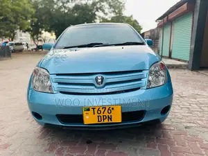 Toyota IST 2004 Blue