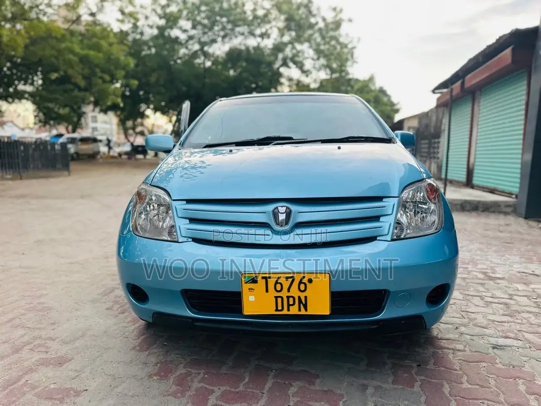 Toyota IST 2004 Blue