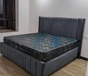 Bedsofa Rangi Ya Gray 5*6 Na Godo Lake